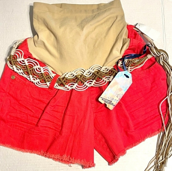 *NWT Maternity Shorts Red Denim Pregnant Wallflower Jean Fringe Over Belly - Picture 2 of 6